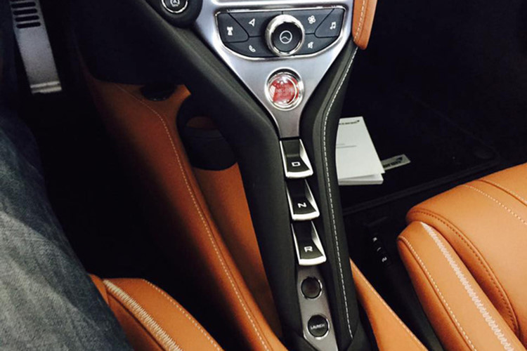 Siêu xe McLaren 720S tiền tỷ đầu tiên về Việt Nam